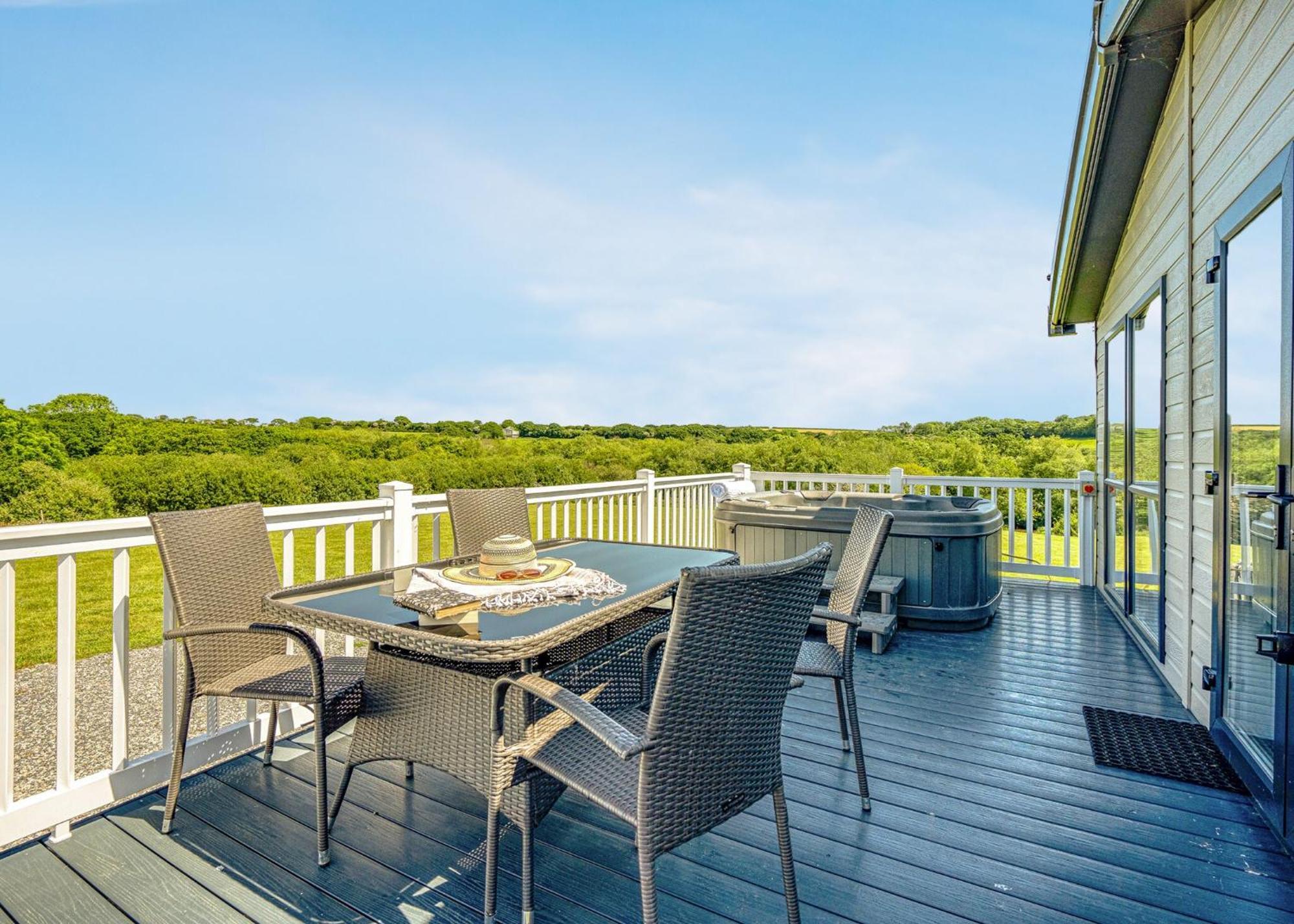 Meadow Lakes Holiday Park Сент-Остел Экстерьер фото