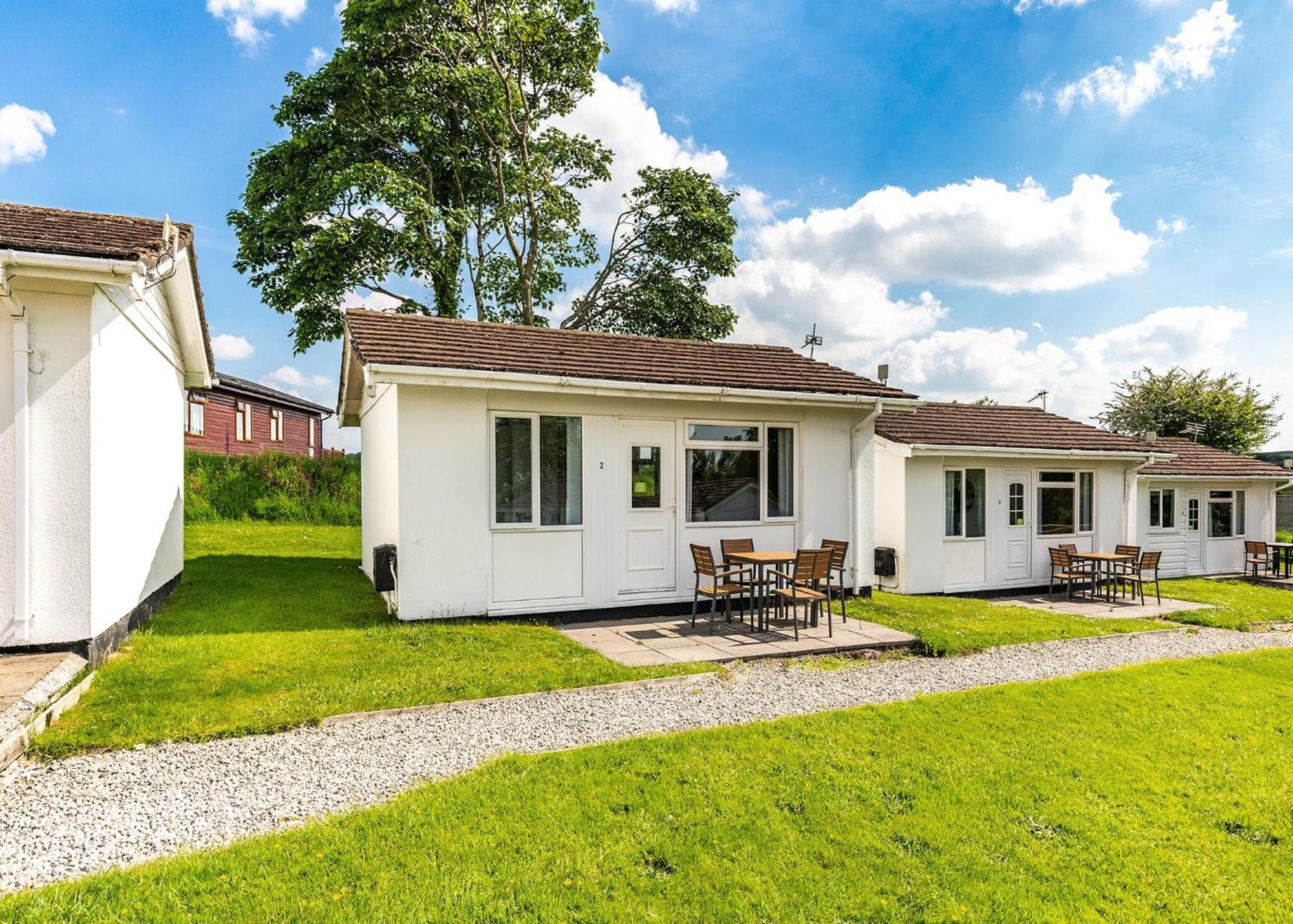 Meadow Lakes Holiday Park Сент-Остел Экстерьер фото